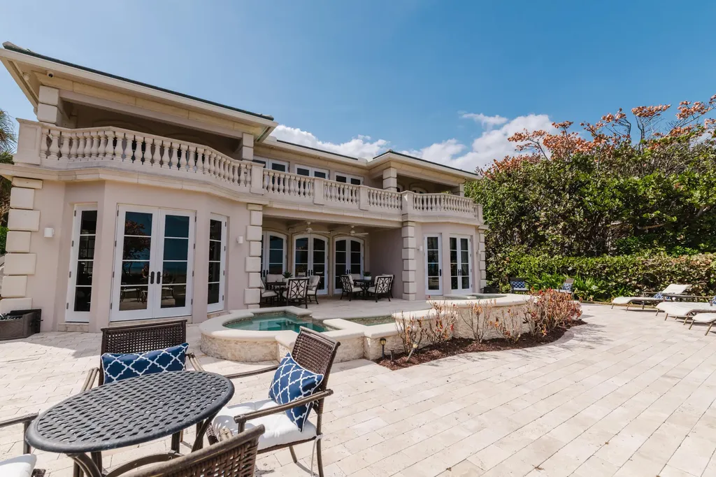 19 N Beach Road Jupiter Island FL 33455