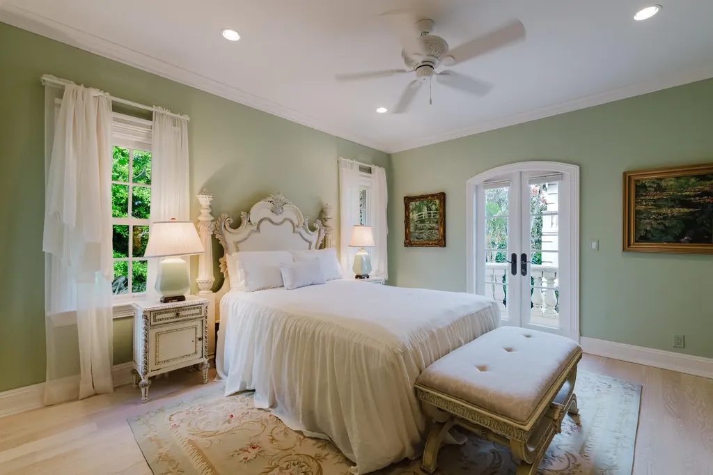 19 N Beach Road Jupiter Island FL 33455