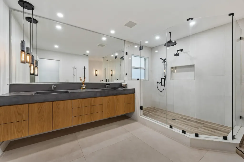 125 Cascade Lane Palm Beach Shores FL 33404
