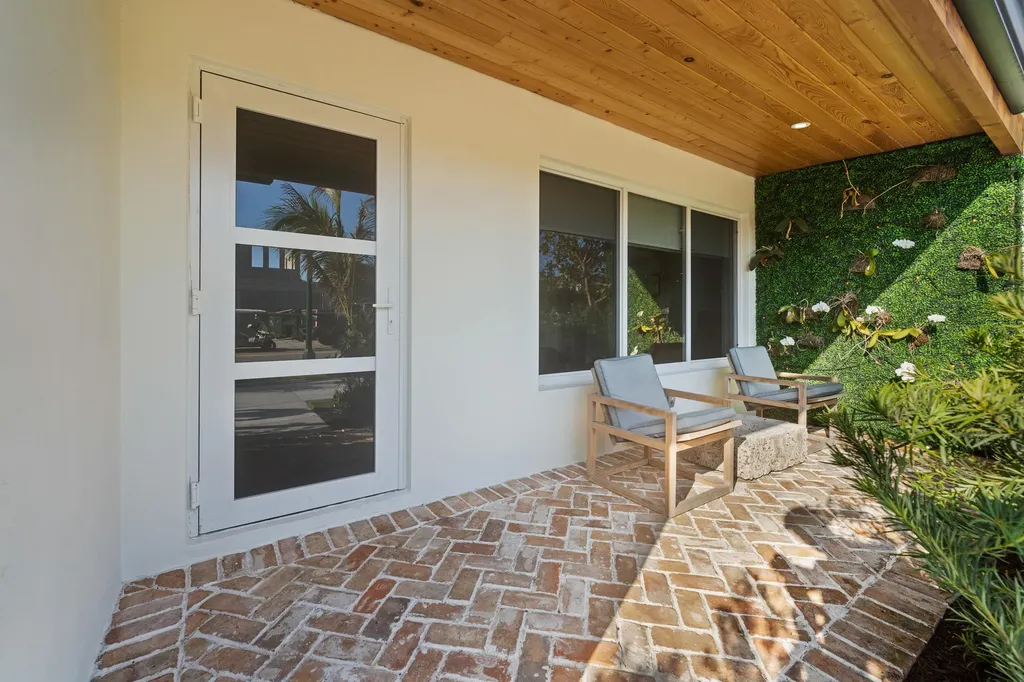 125 Cascade Lane Palm Beach Shores FL 33404