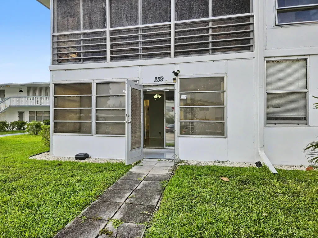 259 Windsor L West Palm Beach FL 33417