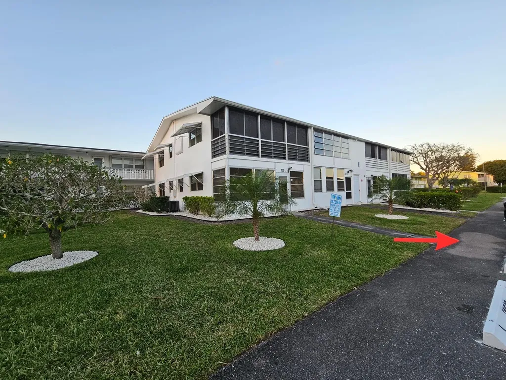 259 Windsor L West Palm Beach FL 33417