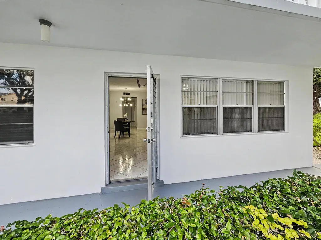 259 Windsor L West Palm Beach FL 33417