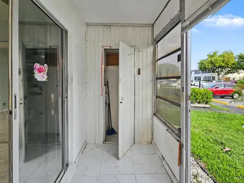 259 Windsor L West Palm Beach FL 33417