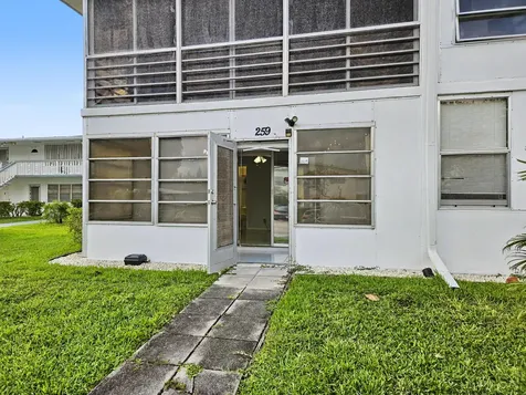 259 Windsor L West Palm Beach FL 33417