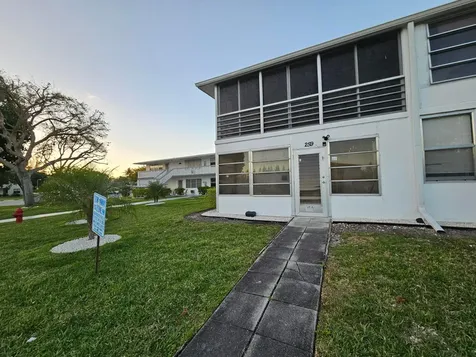 259 Windsor L West Palm Beach FL 33417