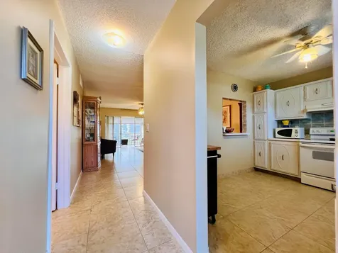 203 Oxford 500 West Palm Beach FL 33417