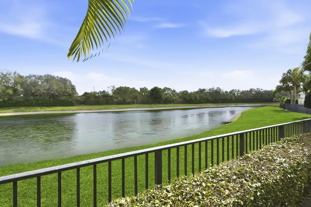401 Via Placita Palm Beach Gardens FL 33418