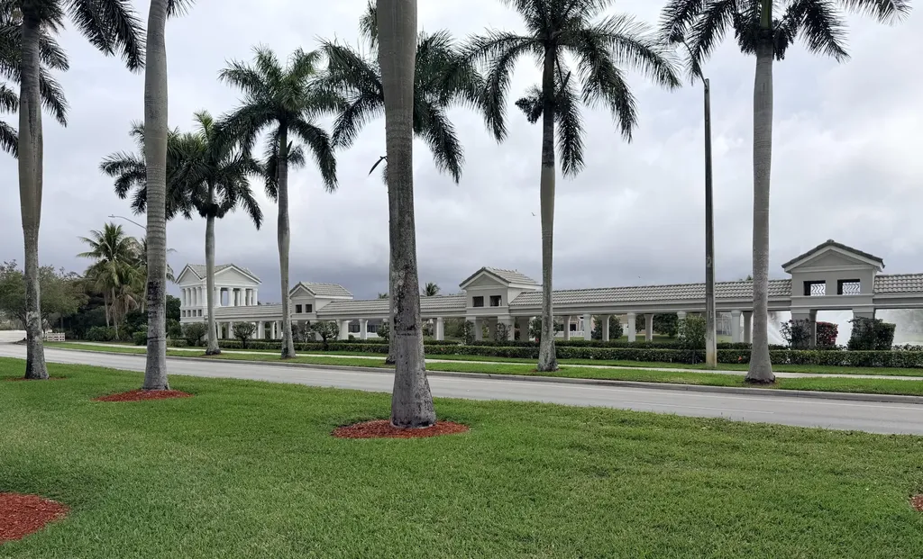 2236 Ridgewood Circle Royal Palm Beach FL 33411
