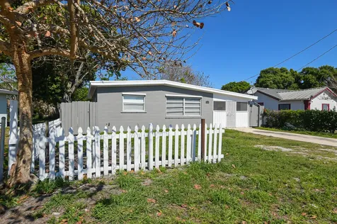 1814 Miami Court Fort Pierce FL 34950