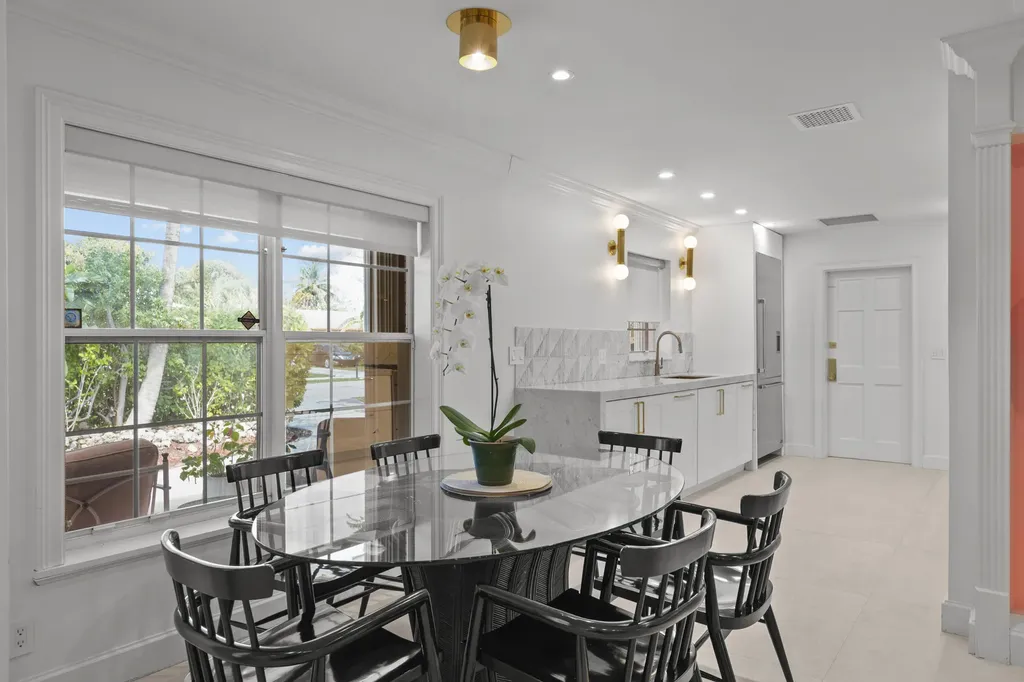 247 SE 3rd Avenue Delray Beach FL 33483