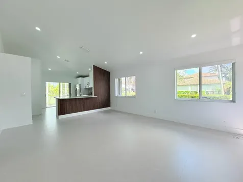 20841 NW 1st Street Pembroke Pines FL 33029
