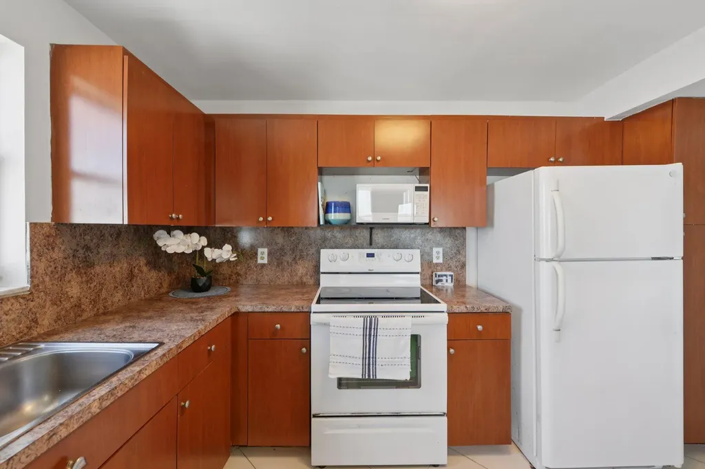 1200 Hibiscus Avenue Pompano Beach FL 33062