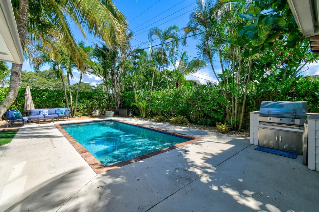 106 Windsor Road E Jupiter FL 33469