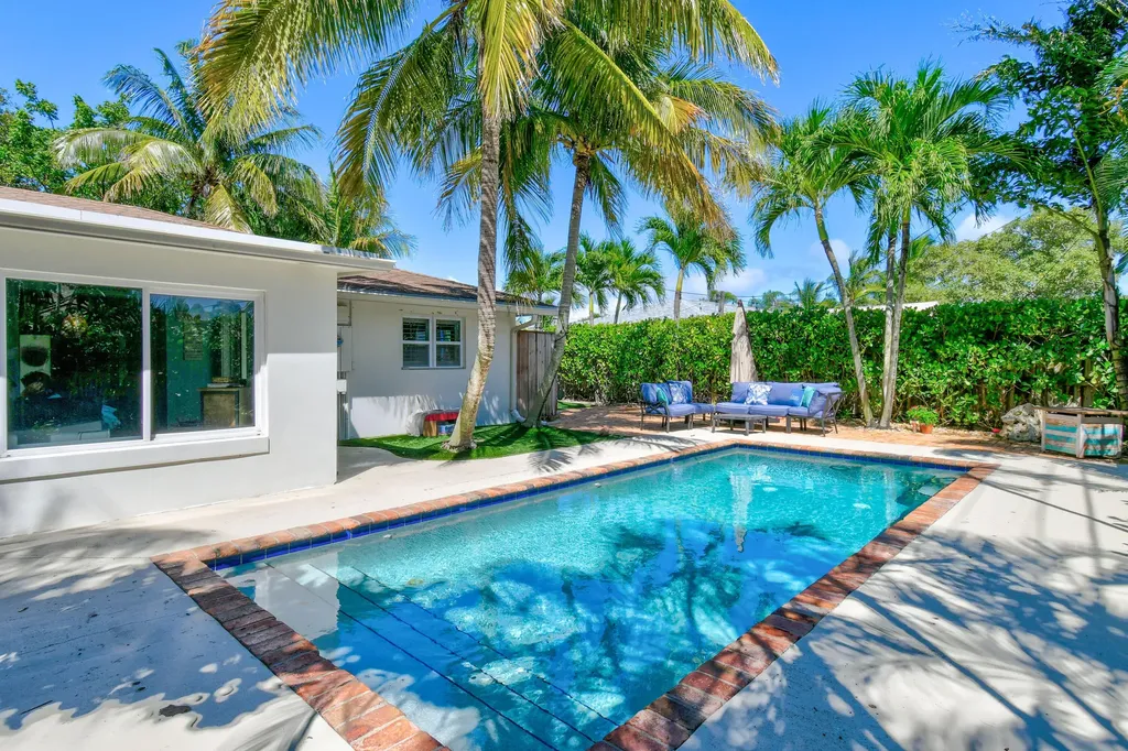 106 Windsor Road E Jupiter FL 33469
