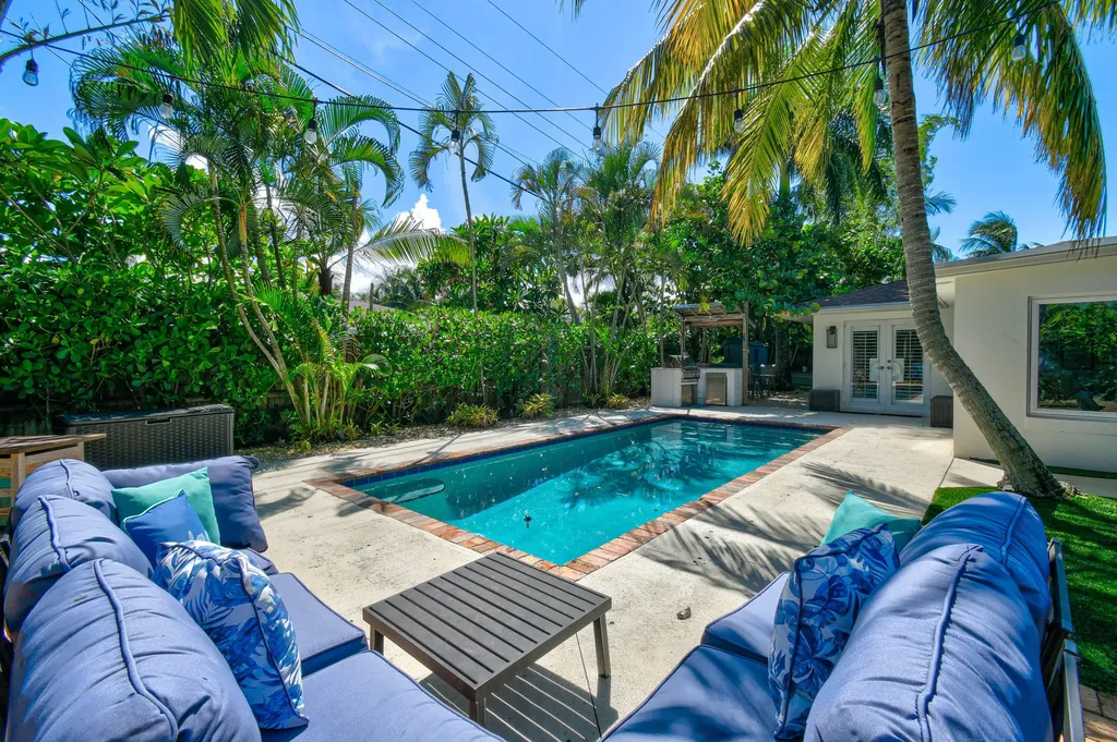 106 Windsor Road E Jupiter FL 33469