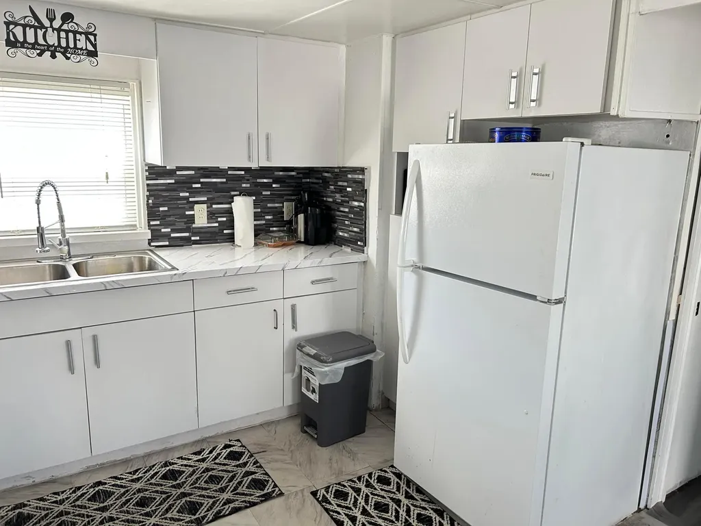 1325 S 33 Road Hollywood FL 33021