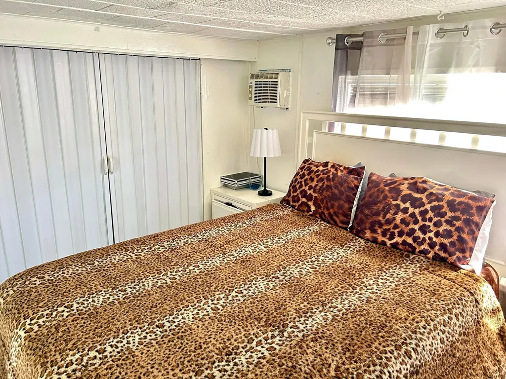 1325 S 33 Road Hollywood FL 33021