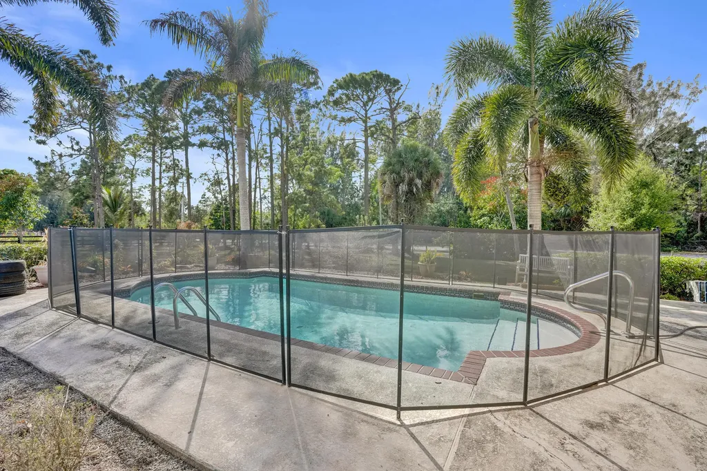 16974 W Glasgow Drive The Acreage FL 33470