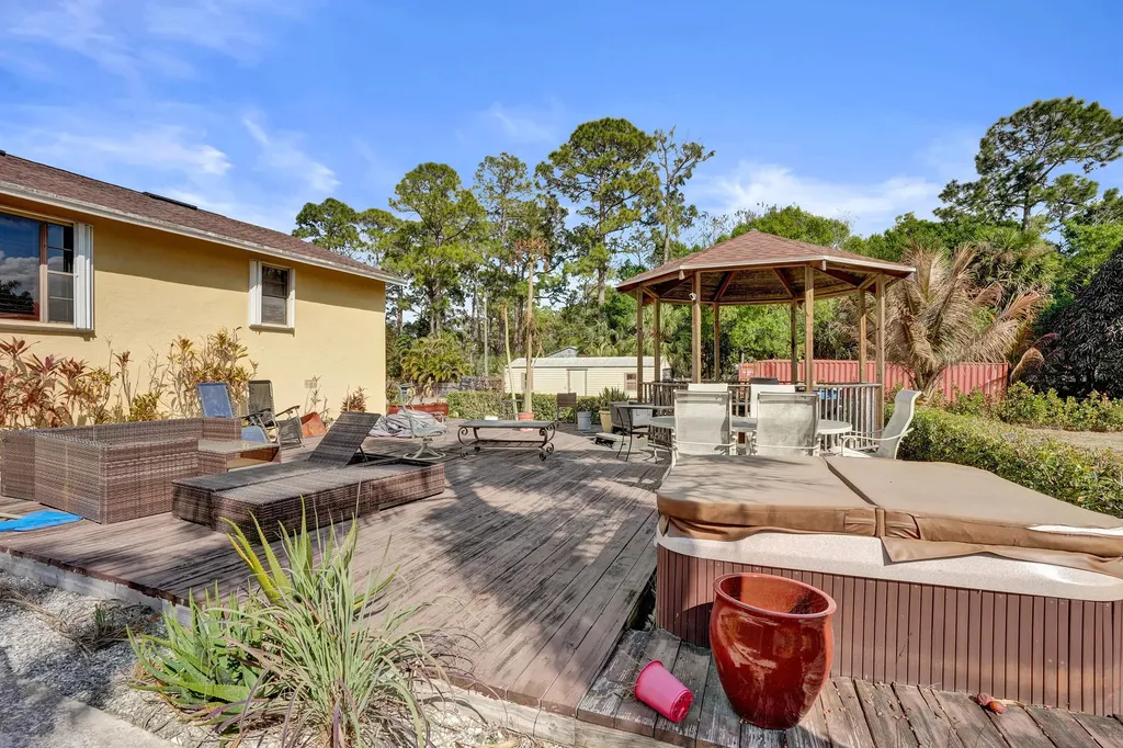 16974 W Glasgow Drive The Acreage FL 33470