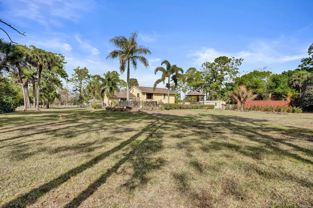 16974 W Glasgow Drive The Acreage FL 33470