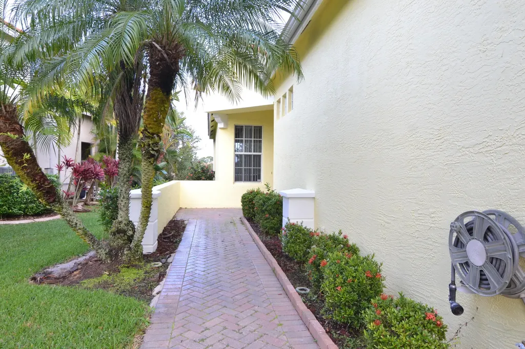 705 SW Munjack Circle Port St Lucie FL 34986