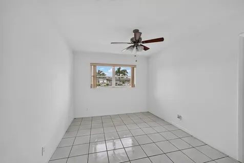 2965 Crosley Drive W West Palm Beach FL 33415