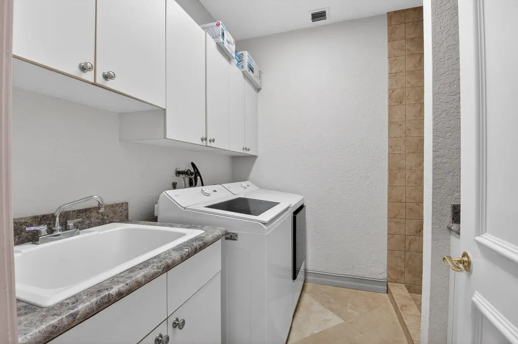 3171 Jasmine Drive Delray Beach FL 33483