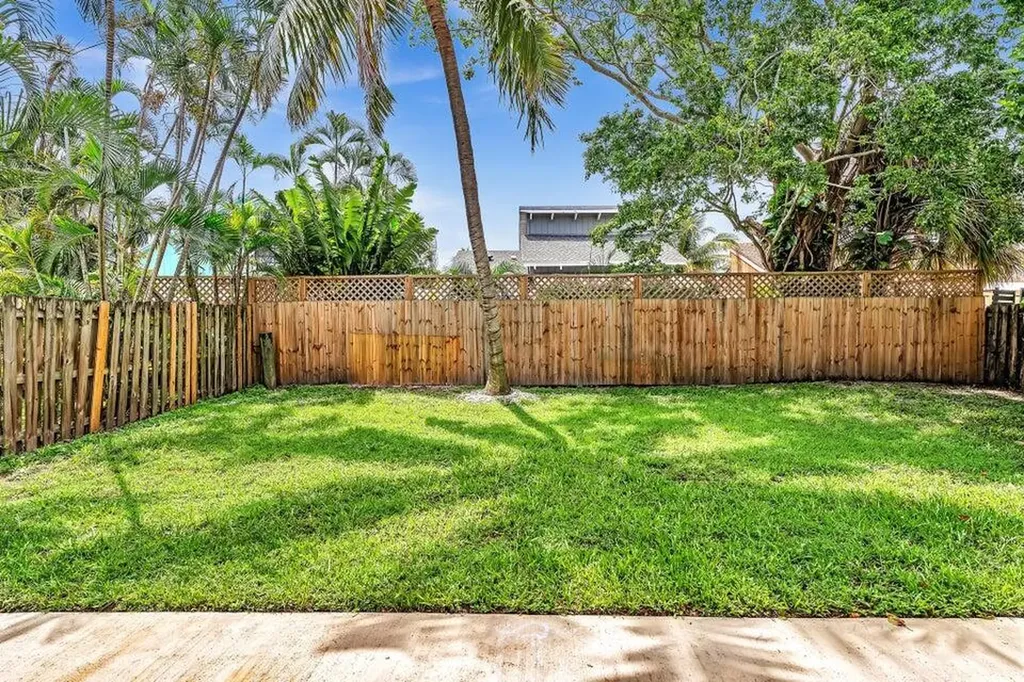 2438 Southridge Road Delray Beach FL 33444
