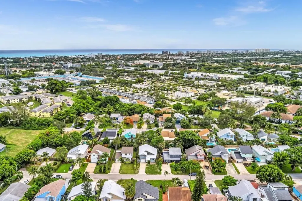 2438 Southridge Road Delray Beach FL 33444