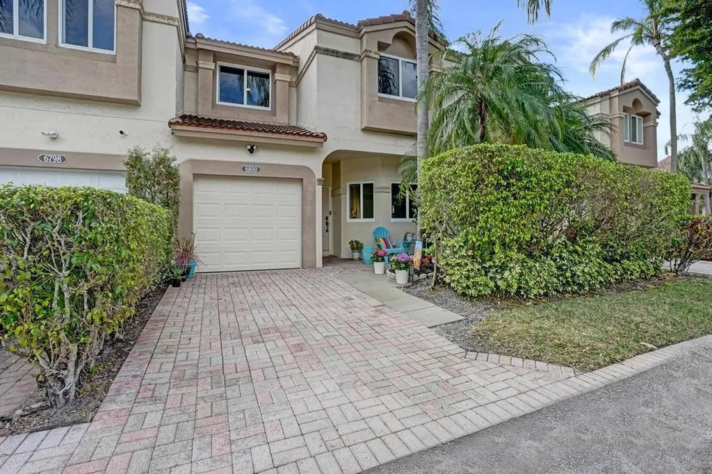 6800 Via Regina Boca Raton FL 33433