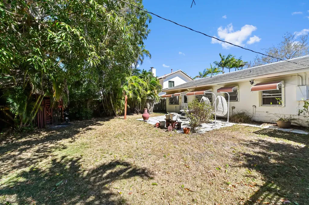 411 N Lakeside Drive Lake Worth Beach FL 33460