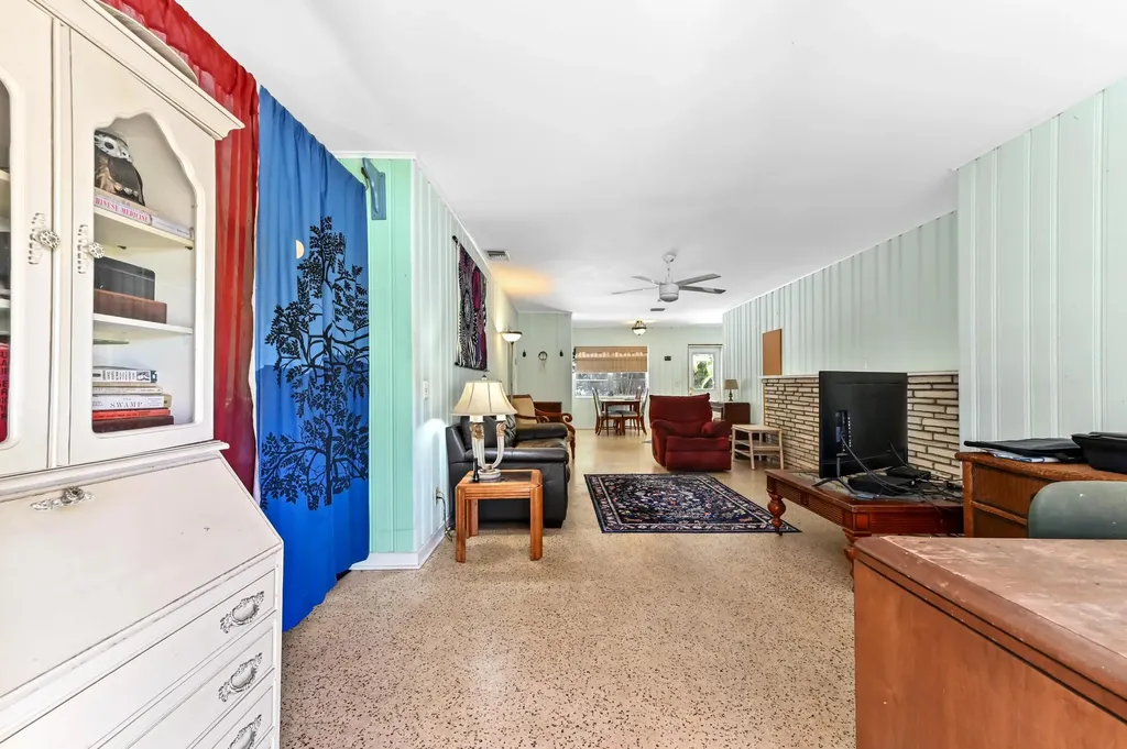 411 N Lakeside Drive Lake Worth Beach FL 33460