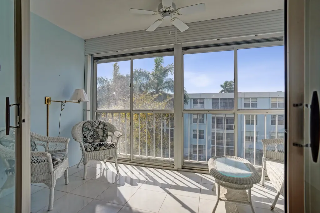 2012 S Federal Highway Boynton Beach FL 33435