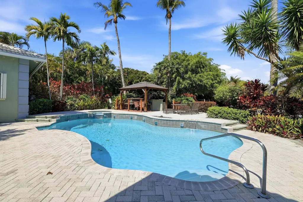 8634 Sawpine Road Delray Beach FL 33446