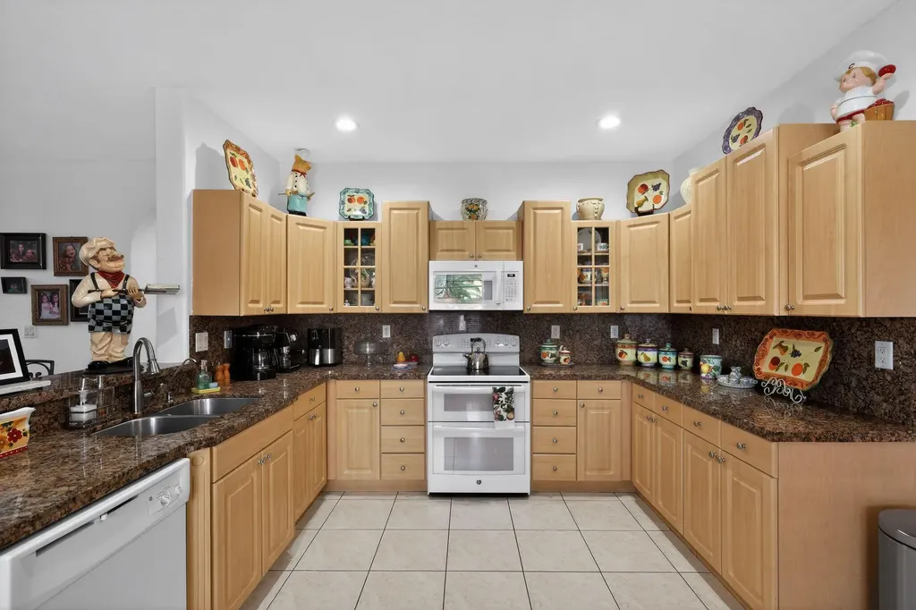 16613 NW 77th Path Miami Lakes FL 33016