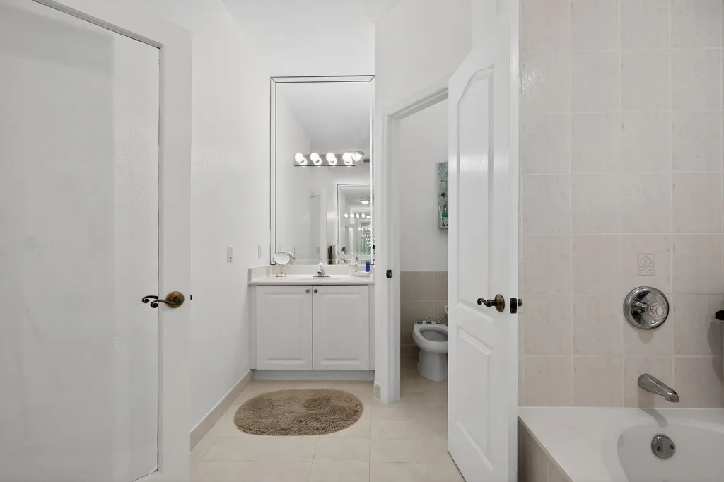16613 NW 77th Path Miami Lakes FL 33016