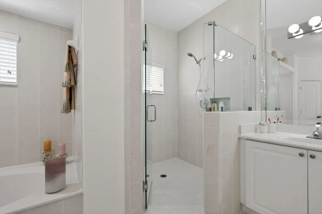 16613 NW 77th Path Miami Lakes FL 33016