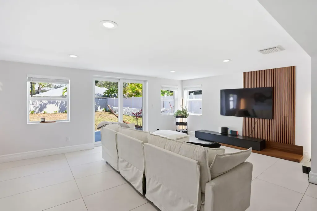 2522 Bessie Street Delray Beach FL 33444