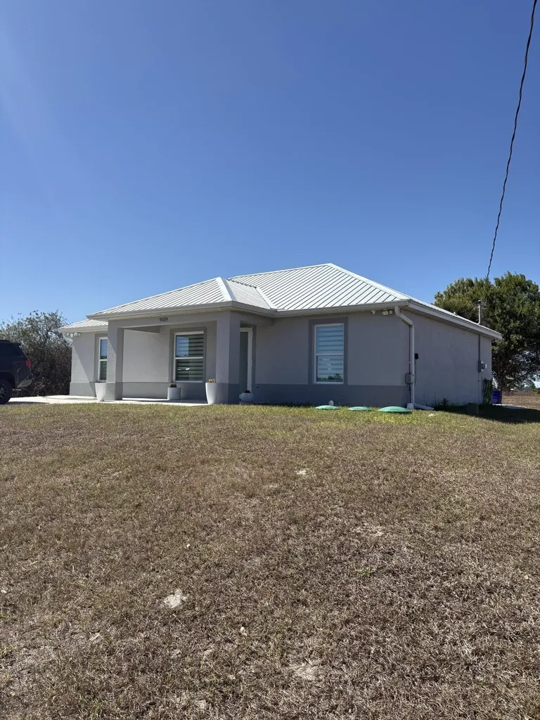 9019 S Castle Circle Labelle FL 33935
