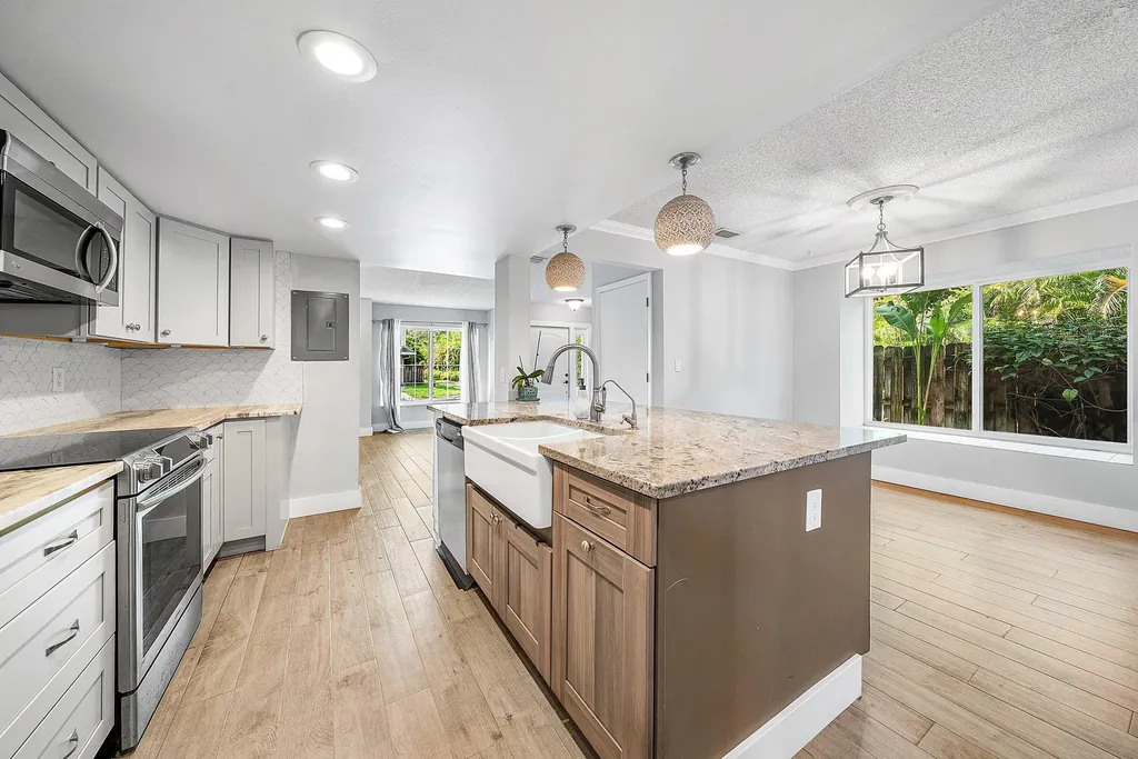 5893 Cassandra Court West Palm Beach FL 33415
