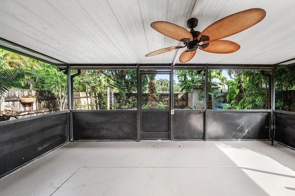 5893 Cassandra Court West Palm Beach FL 33415