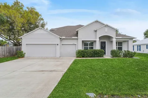 2586 SE Victory Avenue Port St Lucie FL 34952