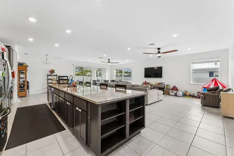 2586 SE Victory Avenue Port St Lucie FL 34952