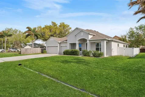 2586 SE Victory Avenue Port St Lucie FL 34952