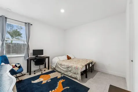 2586 SE Victory Avenue Port St Lucie FL 34952