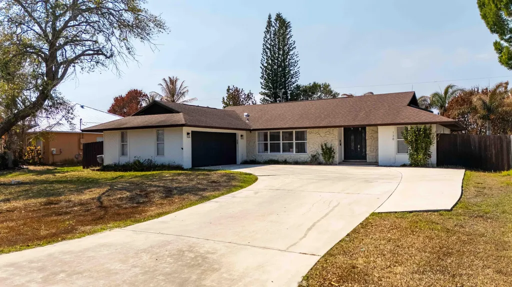 138 NW Friar Street Port St Lucie FL 34983
