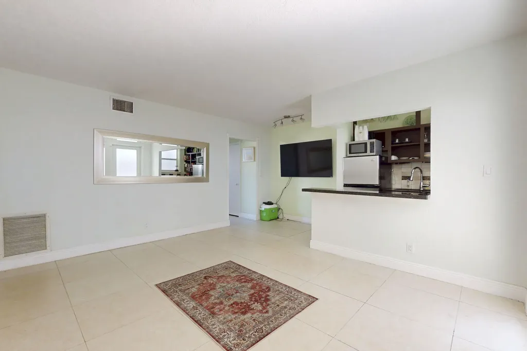 302 Lake Osborne Drive Lake Worth Beach FL 33461