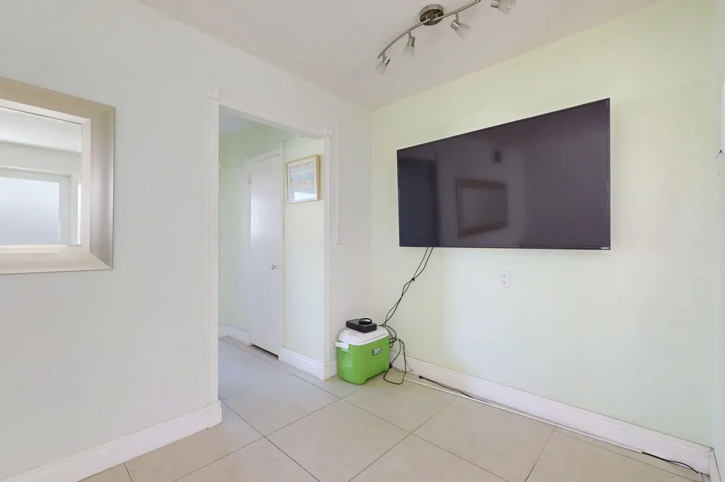 302 Lake Osborne Drive Lake Worth Beach FL 33461