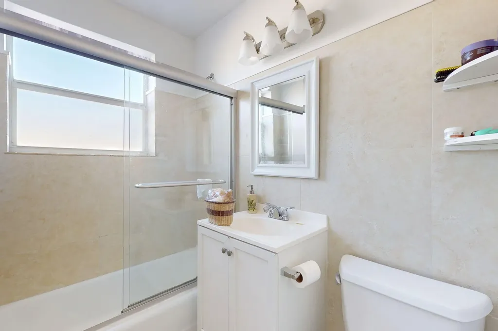 302 Lake Osborne Drive Lake Worth Beach FL 33461